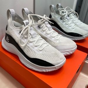 Size 7Y Curry Flow 8 Basketball Shoes